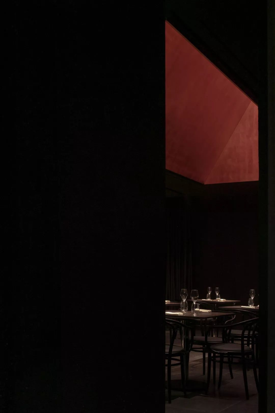图片[20]-首发丨深圳最新必打卡黑珍珠榜餐厅，安静空间灯光与肌理的高级感【环球设计2154期】-洛小可解说网